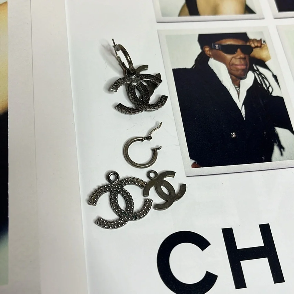 CHANEL VINTAGE METAL EARRINGS